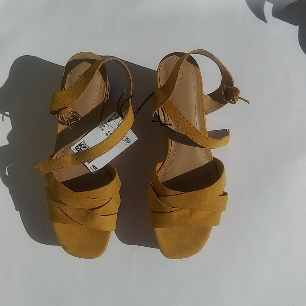 Wedge - Picture 2 of 3